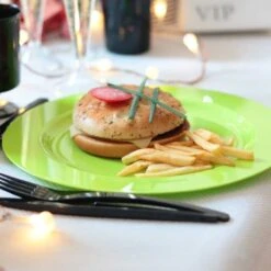 12 Assiettes Rondes Vert Anis Luxe 24 Cm -Vacances Vaisselle Magasin 12 assiettes rondes vert anis 24cm lavables reutilisables 1 1