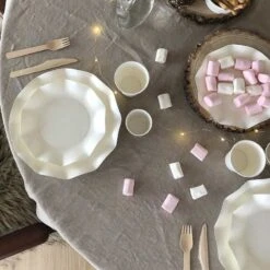 20 Assiettes Pétales 21 Cm Blanches -Vacances Vaisselle Magasin 20 assiettes petale 21cm blanches biodegradables et compostables 4