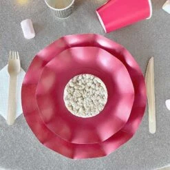 20 Assiettes Pétales 21 Cm Rouges 10 20 Assiettes Pétales 21 Cm Rouges -Vacances Vaisselle Magasin 20 assiettes petale 21cm rouges bio et compostables 1 2