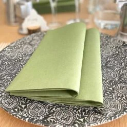 20 Serviettes Non-tissées Vert Olive Premium 40 Cm Table'Colors 8 20 Serviettes Non-tissées Vert Olive Premium 40 Cm Table'Colors -Vacances Vaisselle Magasin 20 serviettes non tissees vert olive premium 40 cm table colors 1