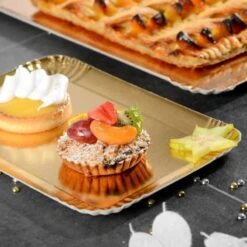 25 Plateaux En Carton Dorés 19 X 28 Cm -Vacances Vaisselle Magasin 25 plateaux en carton dores 19 cm x 28 cm 1