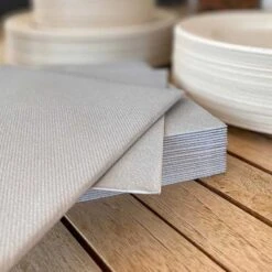 25 Serviettes Non-tissées Gris Argent Premium 40 Cm Table'Colors -Vacances Vaisselle Magasin 25 serviettes gris argent non tisse luxe 40 x 40 cm 2