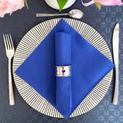 25 Serviettes Non-tissées Bleu Marine Premium 40 Cm Table'Colors 9 25 Serviettes Non-tissées Bleu Marine Premium 40 Cm Table'Colors -Vacances Vaisselle Magasin 25 serviettes non tisse luxe bleu marine 40 x 40cm 2