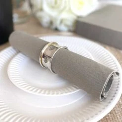 25 Serviettes Non-tissées Gris Beige Premium 40 Cm Table'Colors -Vacances Vaisselle Magasin 25 serviettes non tisse luxe gris beige 40 x 40cm 3