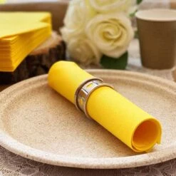 25 Serviettes Non-tissées Jaune Premium 40 Cm Table'Colors -Vacances Vaisselle Magasin 25 serviettes non tisse luxe jaune vif 40 x 40cm 3
