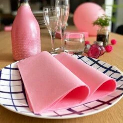25 Serviettes Non-tissées Rose Premium 40 Cm Table'Colors -Vacances Vaisselle Magasin 25 serviettes non tisse luxe rose 40 x 40cm 2