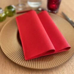 20 Serviettes Non-tissées Rouge Premium 40 Cm Table'Colors -Vacances Vaisselle Magasin 25 serviettes non tisse luxe rouge 40 x 40cm 3
