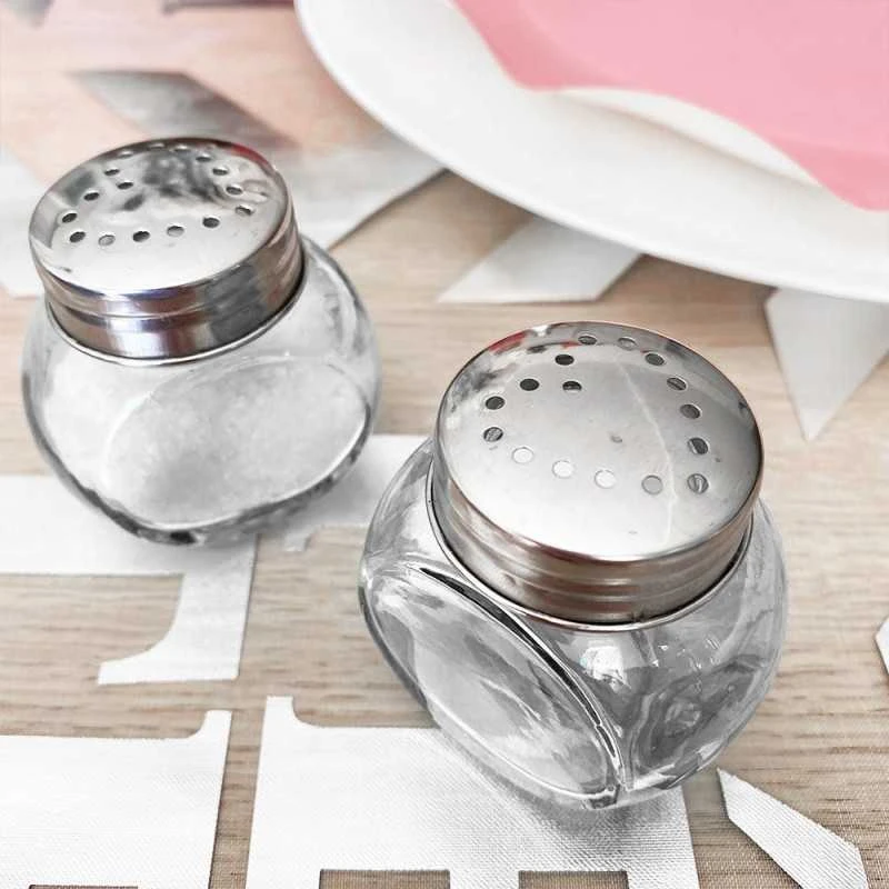 4 Salières Ou Poivrières Transparentes à Couvercles 4 4 Salières Ou Poivrières Transparentes à Couvercles – Image 2