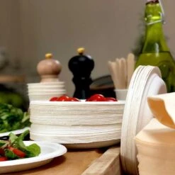 50 Assiettes Rondes 17 Cm -Vacances Vaisselle Magasin 50 assiettes rondes 17 cm biodegradables et compostables 1