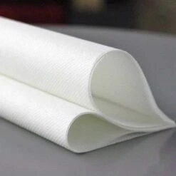 50 Serviettes Blanches Non-tissées 40 X 40 Cm -Vacances Vaisselle Magasin 50 serviettes blanche non tissees 40 x 40 cm 1