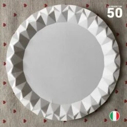 50 Assiettes Carton Blanc Design 23 Cm -Vacances Vaisselle Magasin assiette carton blanc design 23cm par 50 2