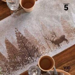 Chemin De Table Forêt D'hiver Avec Cerf 5 M 5 Chemin De Table Forêt D'hiver Avec Cerf 5 M -Vacances Vaisselle Magasin chemin de table foret d hiver avec cerf 5 m 1