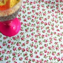 Chemin De Table Non-tissé Avec Roses 5 M 11 Chemin De Table Non-tissé Avec Roses 5 M -Vacances Vaisselle Magasin chemin de table liberty 5 metres 4