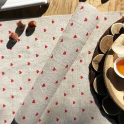 Chemin De Table Lin Coeurs Rouges 5 M -Vacances Vaisselle Magasin chemin de table lin coeurs rouges 5 metres 3