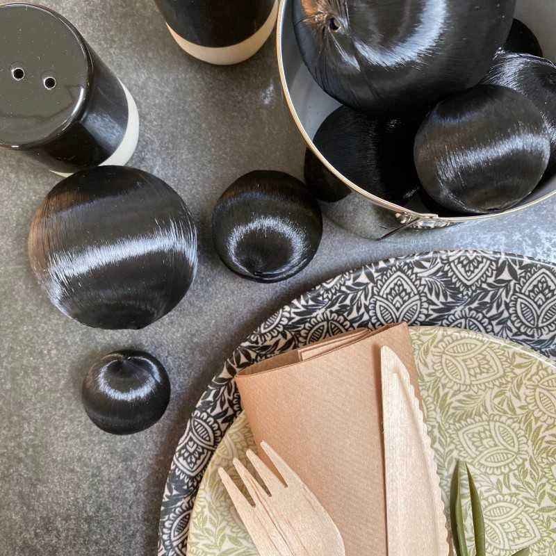 Pack 20 Flûtes à Pied Premium Noires + 22 Boules Scintillantes 5 Pack 20 Flûtes à Pied Premium Noires + 22 Boules Scintillantes – Image 3