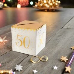 Tirelire Carton Blanche Et Or Métallisé 50 Ans -Vacances Vaisselle Magasin product 198