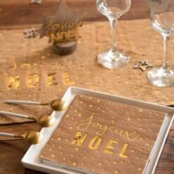 Chemin De Table Joyeux Noël En Fourrure 3 M -Vacances Vaisselle Magasin product 415