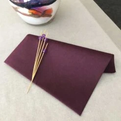 50 Serviettes élégance Non-tissées Aubergine 40 X 40 Cm -Vacances Vaisselle Magasin serviette en non tisse aubergine 40 x 40cm 1