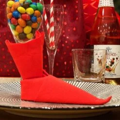 50 Serviettes élégance Non-tissées Rouge 40 X 40 Cm -Vacances Vaisselle Magasin serviette en non tisse rouge 40 x 40cm 4