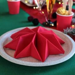 50 Serviettes élégance Non-tissées Rouge 40 X 40 Cm -Vacances Vaisselle Magasin serviette en non tisse rouge 40 x 40cm 5